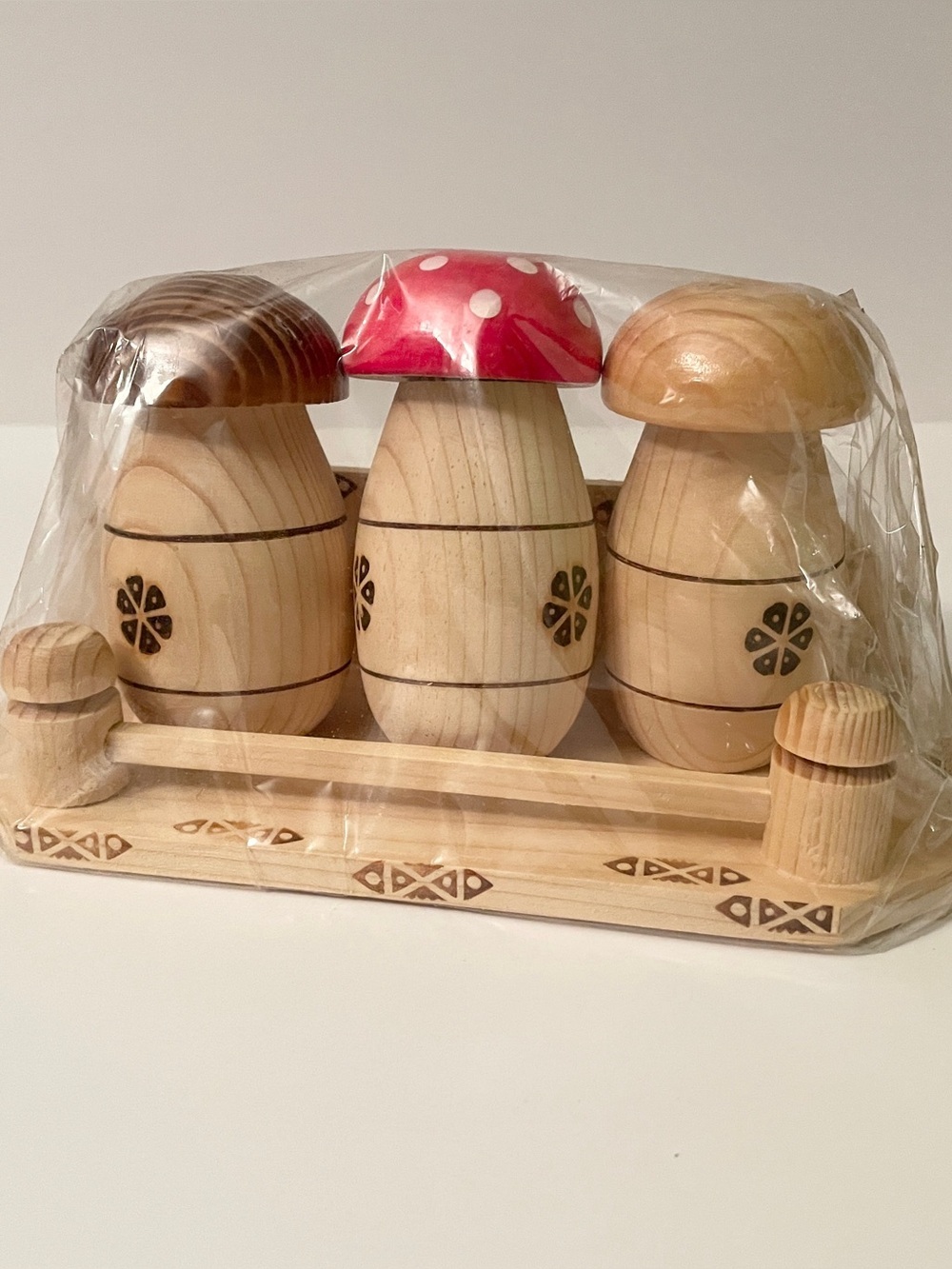 Vintage Wooden Mushroom Salt Pepper Shaker Toothpick Holder Set - Picture 13 of 14